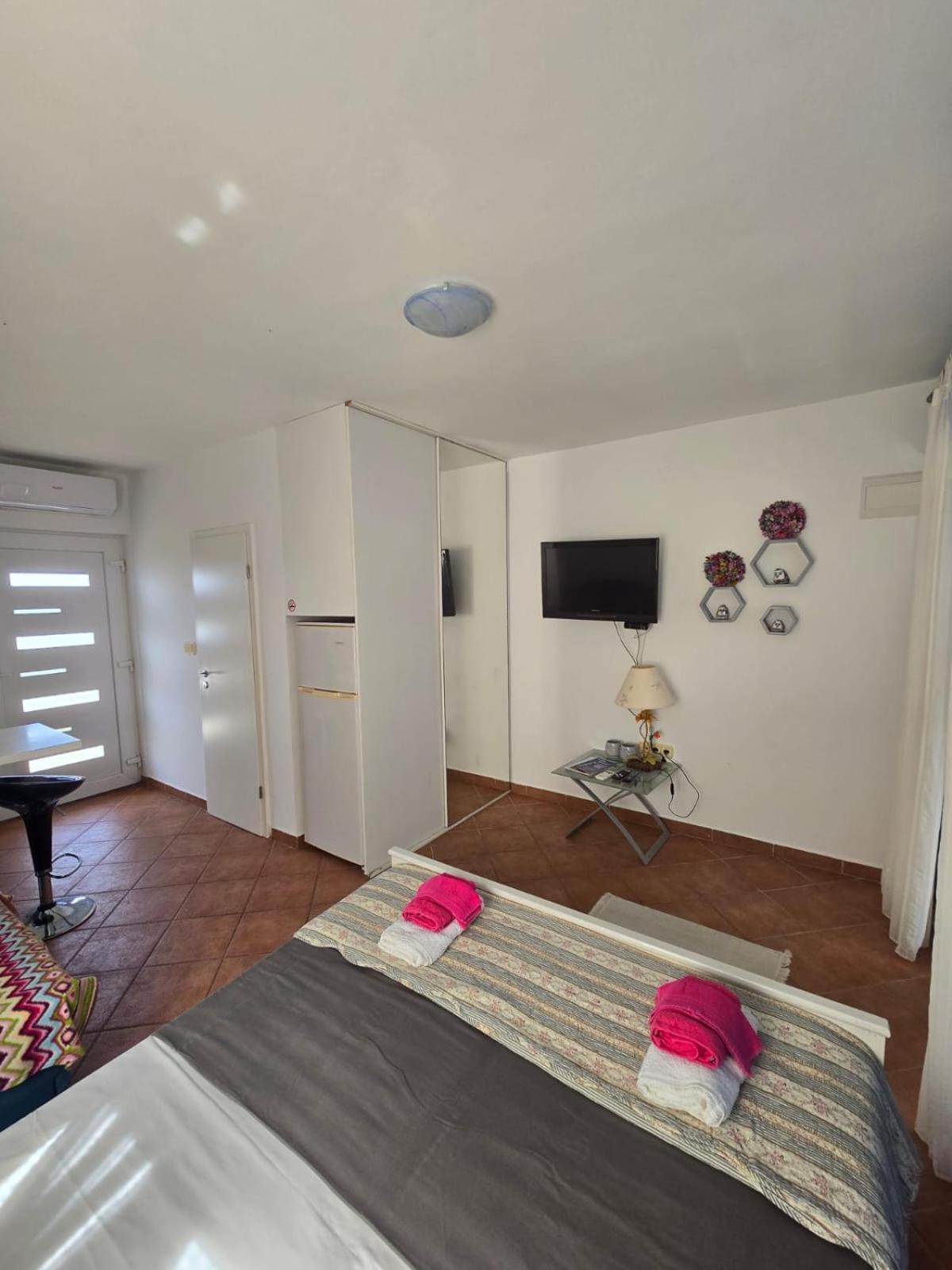 Sukosan Studio Apartman エクステリア 写真